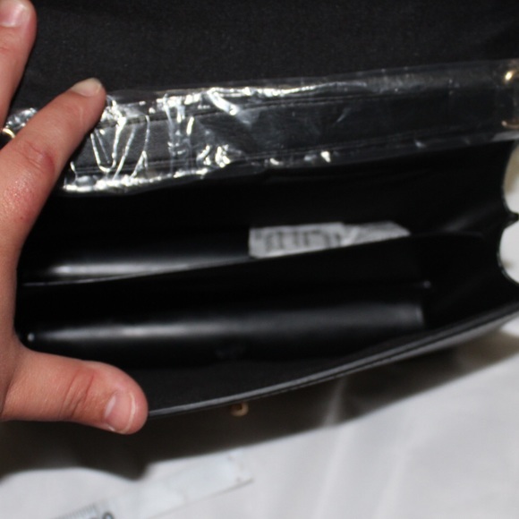 VEGAN Est. 2005 Woman’s Hand Bag / Cross Body Bag - Picture 4 of 8